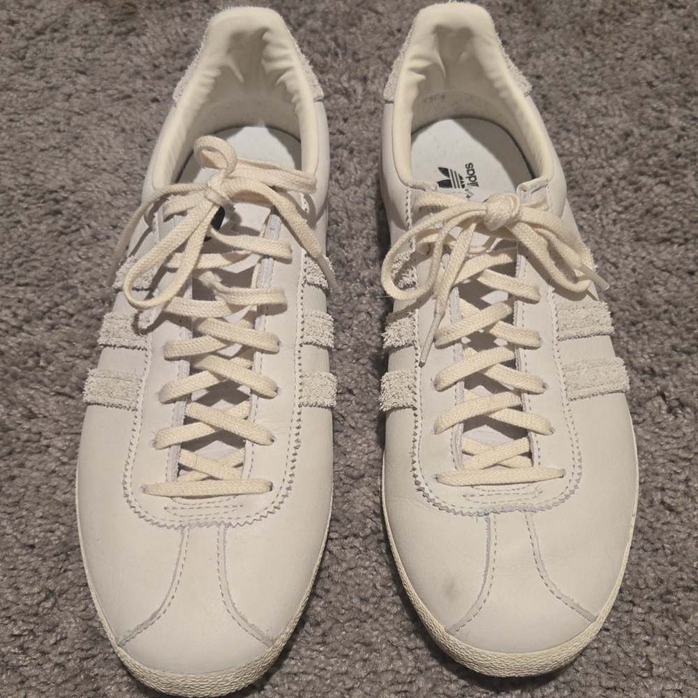 Adidas x Disney Star Wars Mandalorian Sneakers Cream White Men’s